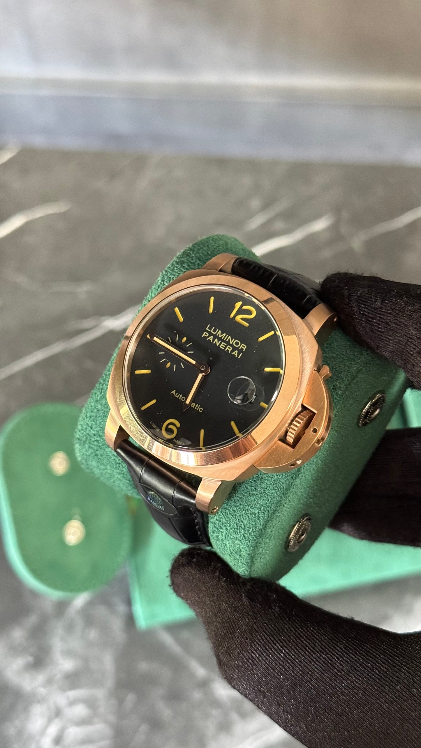 PNRAI ESF1 (ORO ROSA) CORREA DE PIEL NEGRO