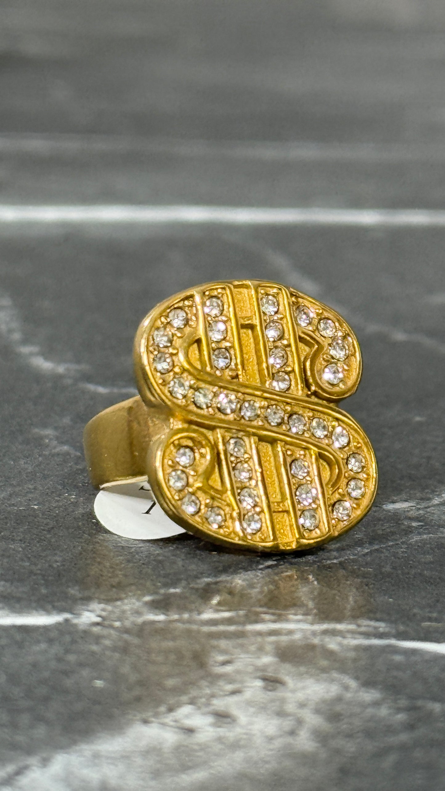 Anillo dólar diamantes